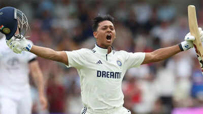 99 से 100 तक! यशसवी जायसवाल की सेंचुरी सेलिब्रेशन 14 वर्षीय वैभव सूर्यवंशी स्टारस्ट्रक-वॉच | क्रिकेट समाचार