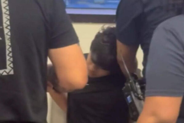 नेवार्क में हिरासत में लिए गए भारतीय का कोई वीजा नहीं था, यात्रा करने के लिए फिट नहीं था: सरकार | भारत समाचार