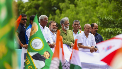 ‘बिहार बांद्र’: राहुल गांधी, तेजशवी यादव ने ईसी के मतदाता रोल मूव पर महागातथदानन विरोध प्रदर्शन किया; मुख्य बिंदु | भारत समाचार