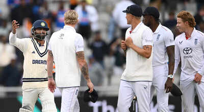 पूर्व ऑस्ट्रेलियाई क्रिकेटर मैनचेस्टर में हैंडशेक नाटक के बाद इंग्लैंड की गरीब खेल कौशल को स्लैम | क्रिकेट समाचार