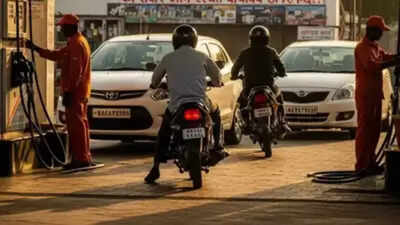 दिल्ली में पुराने वाहनों के लिए ईंधन प्रतिबंध रिटर्न: इस तिथि से लागू किया जाना