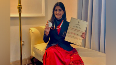 वॉच: मनु भकर ने स्वतंत्रता दिवस के साथ वायलिन श्रद्धांजलि के साथ राष्ट्रगान के लिए श्रद्धांजलि | अधिक खेल समाचार