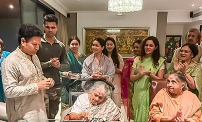 अर्जुन तेंदुलकर, सान्या चांदोक पारिवारिक समारोह में भाग लेते हैं; सचिन पेन भावनात्मक श्रद्धांजलि – ‘तुम एक आशीर्वाद हो’ | फील्ड न्यूज से दूर