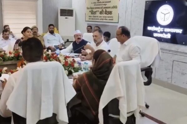 ‘अनुमति लेनी चाहिए थि’ पल में मीट: राहुल गांधी, भाजपा मंत्री गर्म तर्क में संलग्न हैं – घड़ी | भारत समाचार