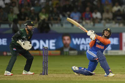 ‘उनकी छह-हिट करने की क्षमता ईश्वर-उपहार है’: अभिषेक शर्मा के पिता ने पुत्र के उदय के लिए युवराज सिंह का श्रेय दिया। क्रिकेट समाचार