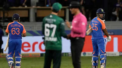 भारत बनाम पाकिस्तान खतरे में? यहाँ दुबई से हैंडशेक रो पर नवीनतम है | क्रिकेट समाचार