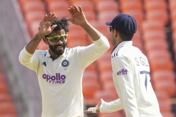 ‘आप मुझ पर दबाव डाल रहे हैं’: रवींद्र जडेजा कपिल देव के मील के पत्थर के पास होने के बावजूद रिकॉर्ड चेस से हंसते हैं। क्रिकेट समाचार