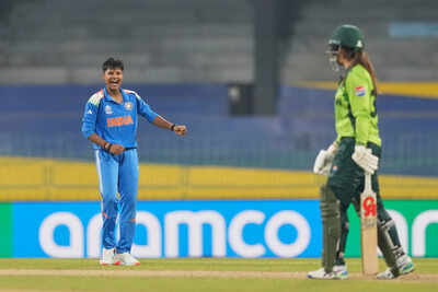 Ind बनाम पाक: मैच के खिलाड़ी KRANTI GOUD ने भारत-पाकिस्तान की बात की है: ‘ऐसा कुछ नहीं है’ | क्रिकेट समाचार