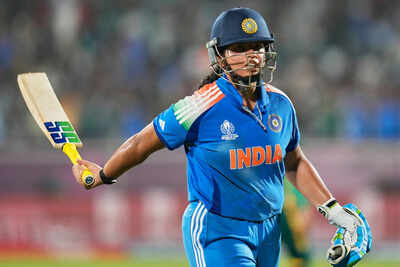 भारत की स्टार विकेटकीपर ऋचा घोष ने विश्व कप में विस्फोटक पारी खेलकर लगभग इतिहास रच दिया है क्रिकेट समाचार
