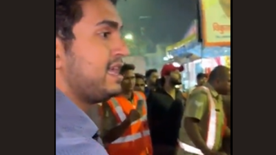 देखें: पार्किंग विवाद पर यूपी के एक व्यक्ति ने गाली-गलौज की, कार चालक को घुटने टेकने और माफी मांगने के लिए मजबूर किया; कांग्रेस ने उन्हें बीजेपी से जोड़ा | भारत समाचार