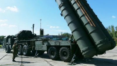 MoD ने 79,000 करोड़ रुपये की अन्य परियोजनाओं के अलावा S-400 वायु रक्षा मिसाइलों और उभयचर युद्धपोतों के बड़े अधिग्रहण को मंजूरी दी | भारत समाचार