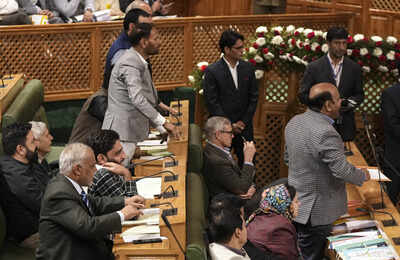 J&K सदन में गूंजे ‘वोट चोरी’ के नारे | भारत समाचार