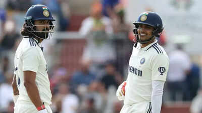 मैदान पर लिप बाम! केएल राहुल बनाम शुबमन गिल की नोकझोंक वायरल – देखें | क्रिकेट समाचार