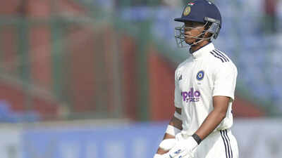 यशस्वी जयसवाल दोहरे शतक से चूके, निराशा में माथा पटका; राहुल द्रविड़ के अनचाहे रिकॉर्ड में शामिल | क्रिकेट समाचार